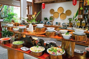 Daily buffet breakfast for a fee