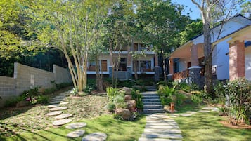 Deluxe Room, 1 King Bed, Mountain View | Mountain view