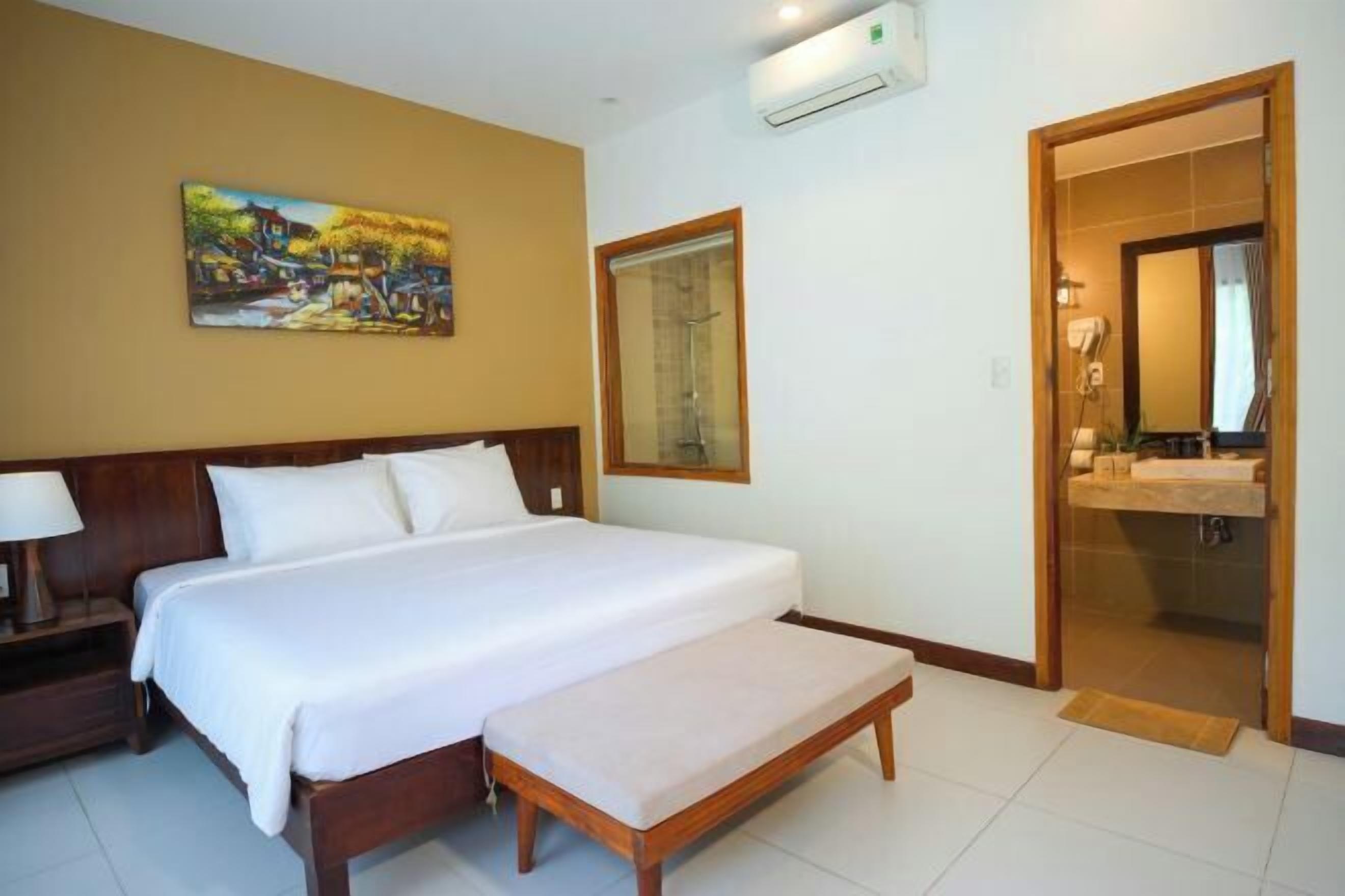 ミニバー、セーフティボックス (室内)、遮光カーテン、防音設備