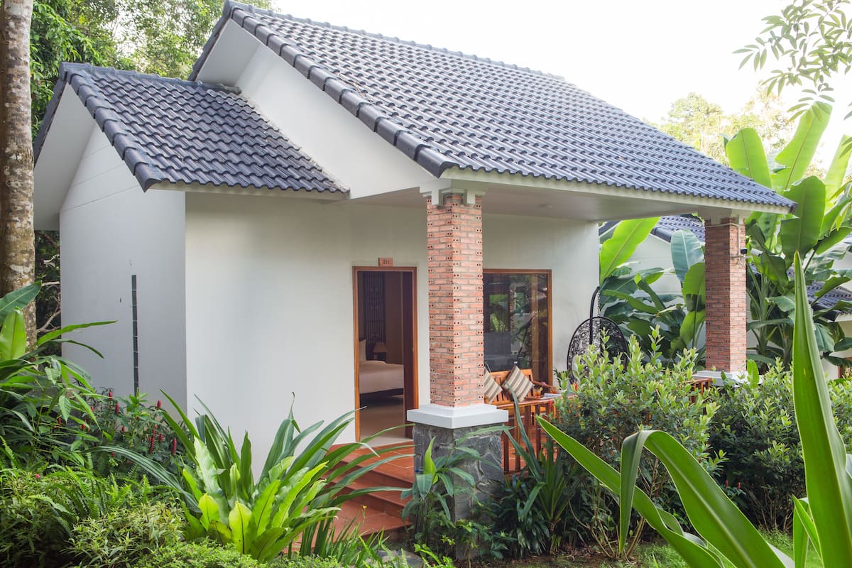 Luxury Villa, 1 Bedroom, Garden View | Minibar, in-room safe, blackout drapes, soundproofing