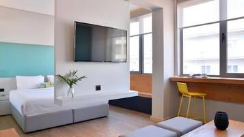 Suite (Athenaeum K29) | 1 bedroom, in-room safe, laptop workspace, soundproofing