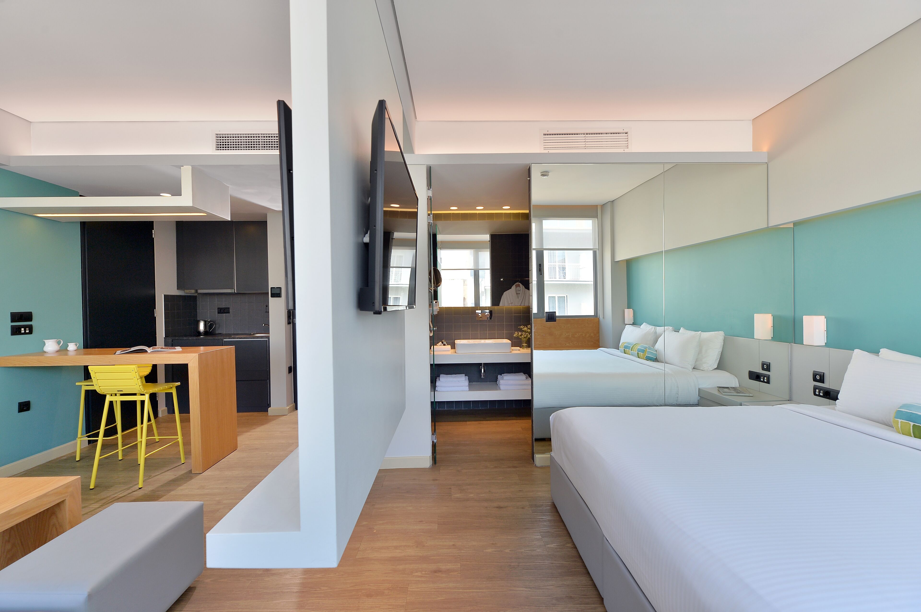 classic triple room (the maxi) | 1 bedroom, in-room safe, laptop workspace, soundproofing