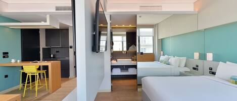 Tremannsrom – classic (The Maxi) | Safe på rommet, skrivebord for bærbar PC og lydisolert