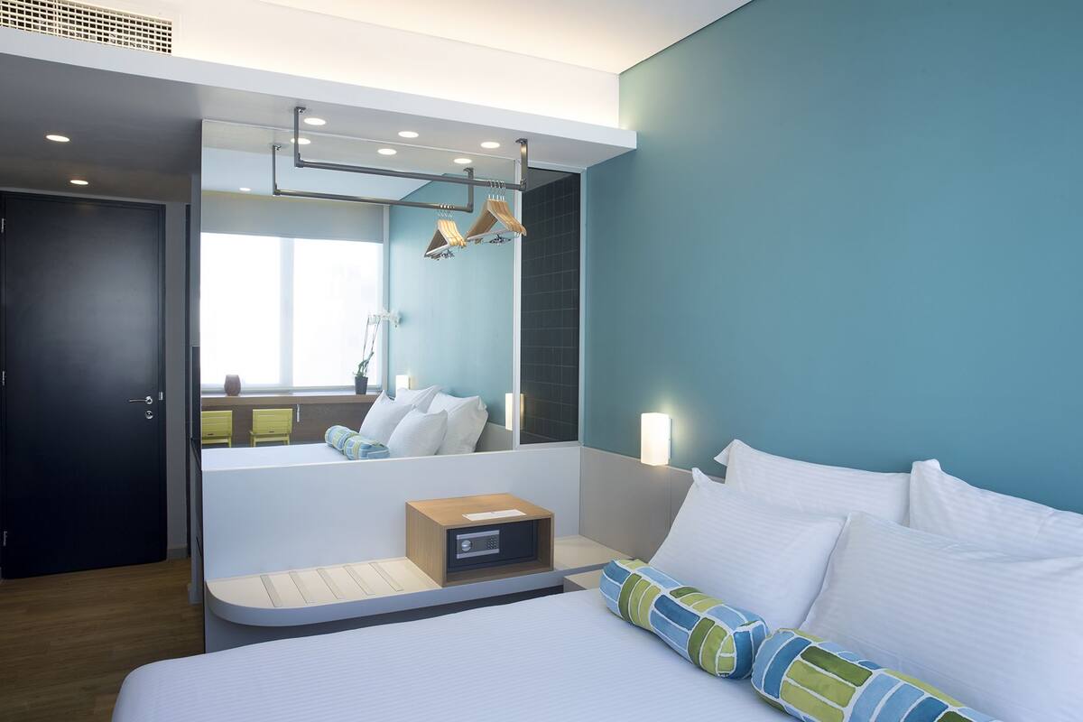 Phòng đôi hoặc 2 giường đơn phong cách cổ điển | Két bảo mật tại phòng, khu vực làm việc phù hợp cho laptop 
