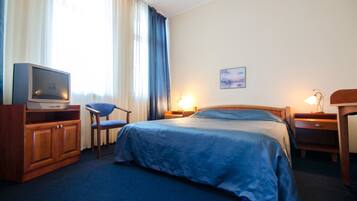Deluxe Room | Desk, iron/ironing board, free WiFi, bed sheets