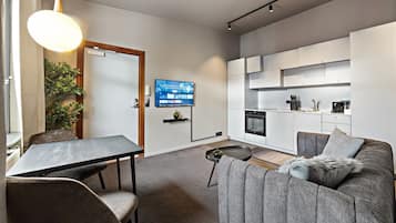 Deluxe Apartment with Balcony | 1 bedroom, individually decorated, free WiFi, bed sheets