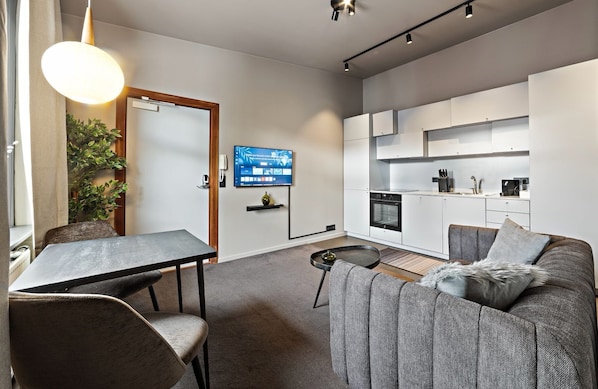 Comfort Apartment with Balcony | 1 chambre, décor unique, accès au Wi-Fi (inclus), literie fournie