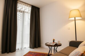 Junior-sviitti, 1 keskisuuri parisänky | Oleskelualue | Taulutelevisio