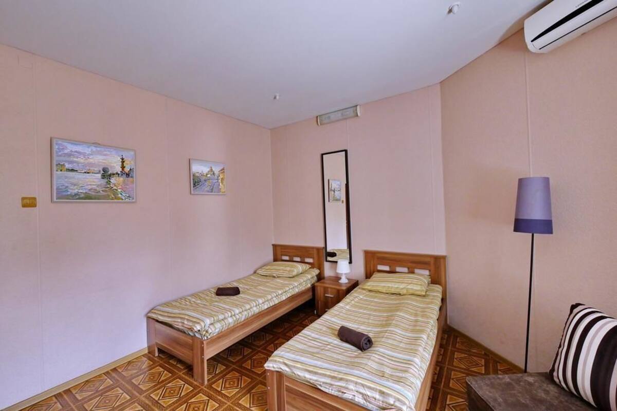 1 bedroom, in-room safe, iron/ironing board, free WiFi
