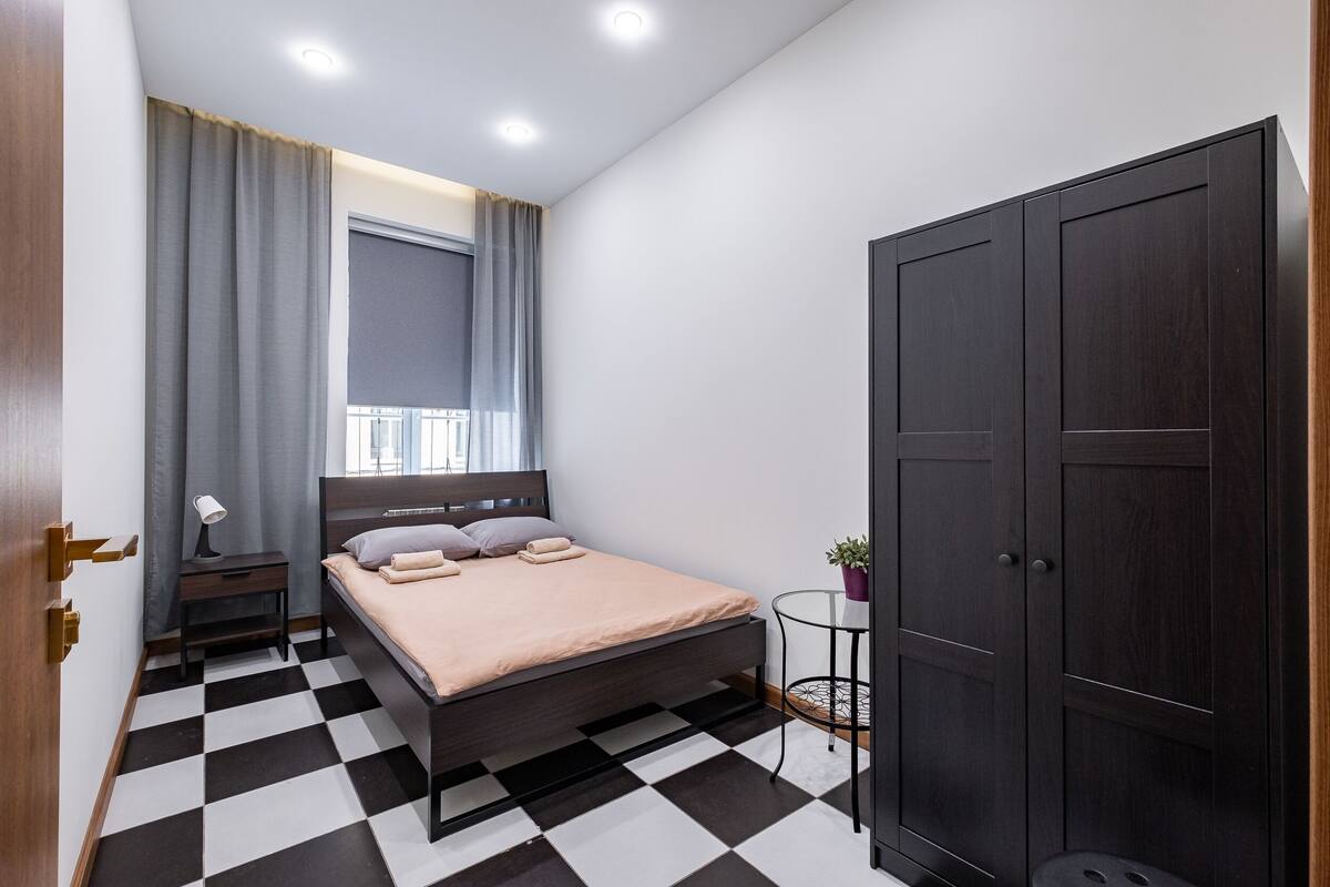 1 bedroom, in-room safe, iron/ironing board, free WiFi