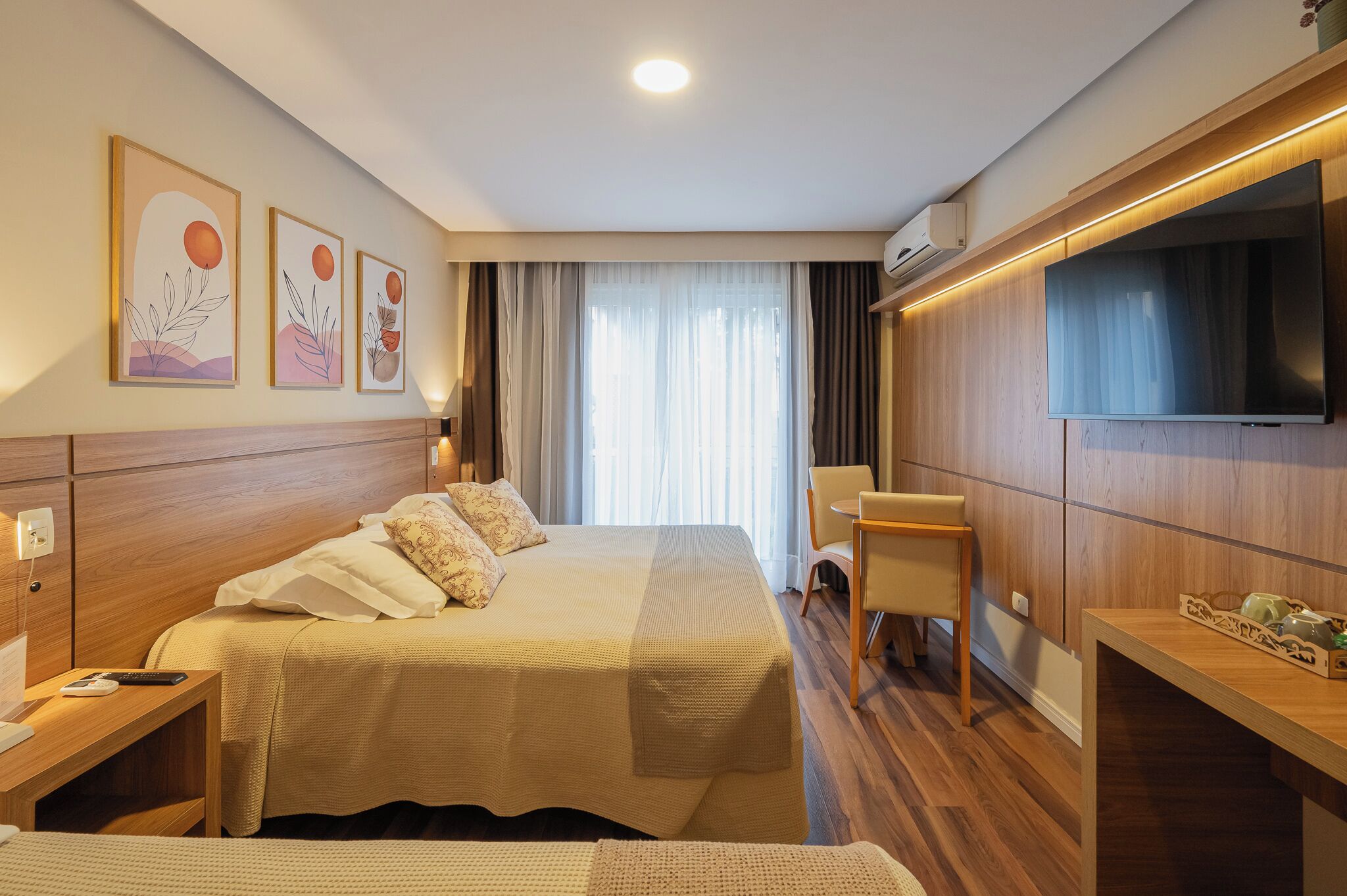 Habitación | Minibar, escritorio, cortinas opacas y sistema de insonorización