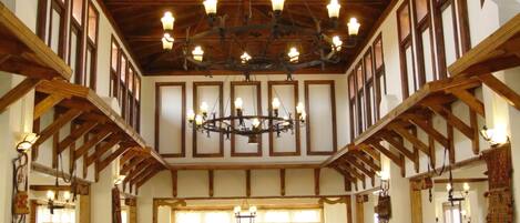 Aperto a colazione, pranzo e cena, cucina turca