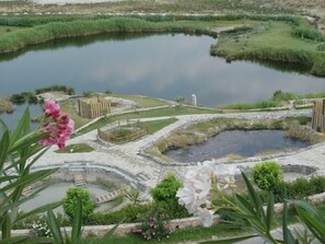 2 indoor pools, 3 outdoor pools, pool umbrellas, sun loungers - Umut Thermal Spa & Wellness Hotel (Saraykoy)