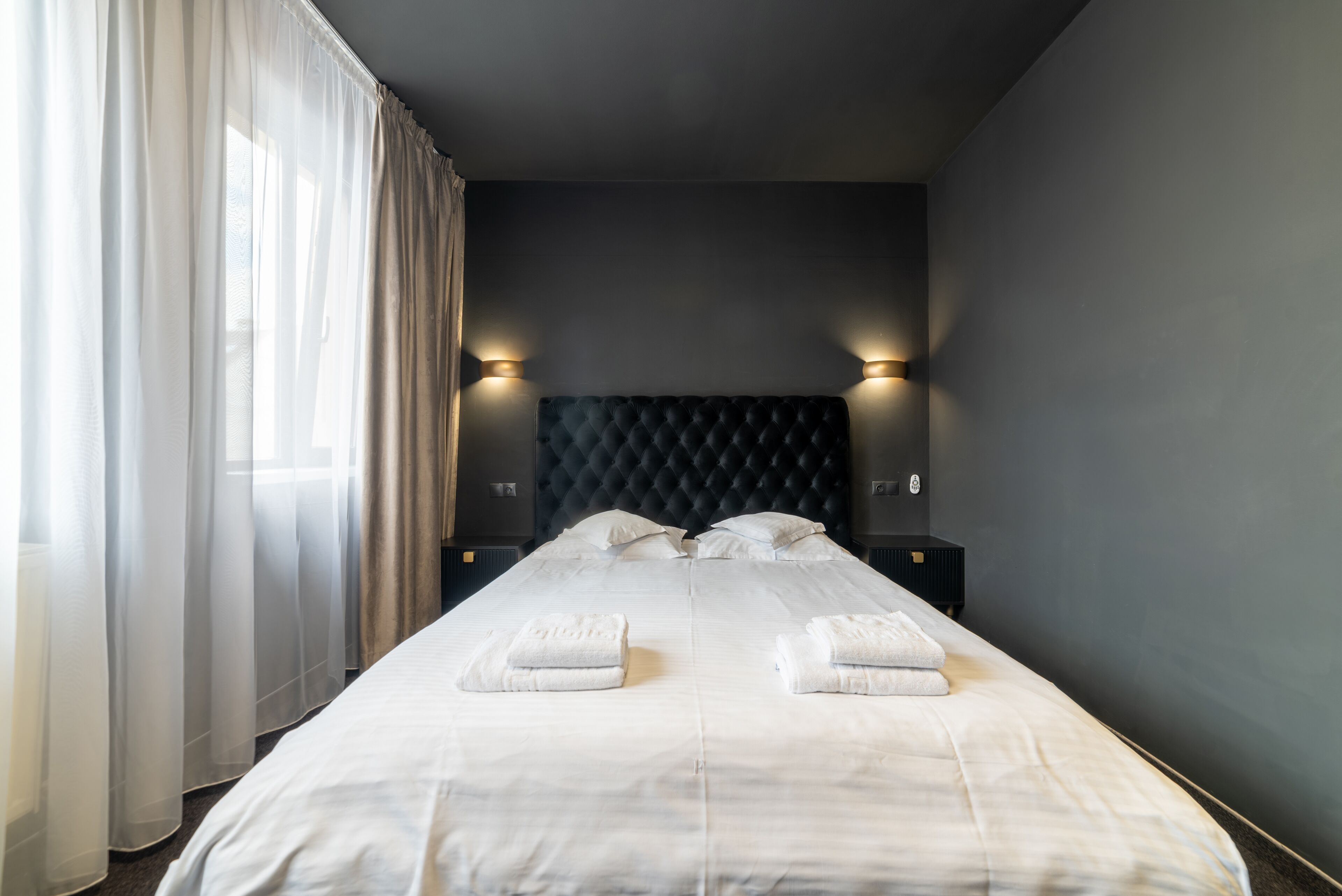 Deluxe Double Room, 1 Bedroom | Hypo-allergenic bedding, individually decorated, individually furnished