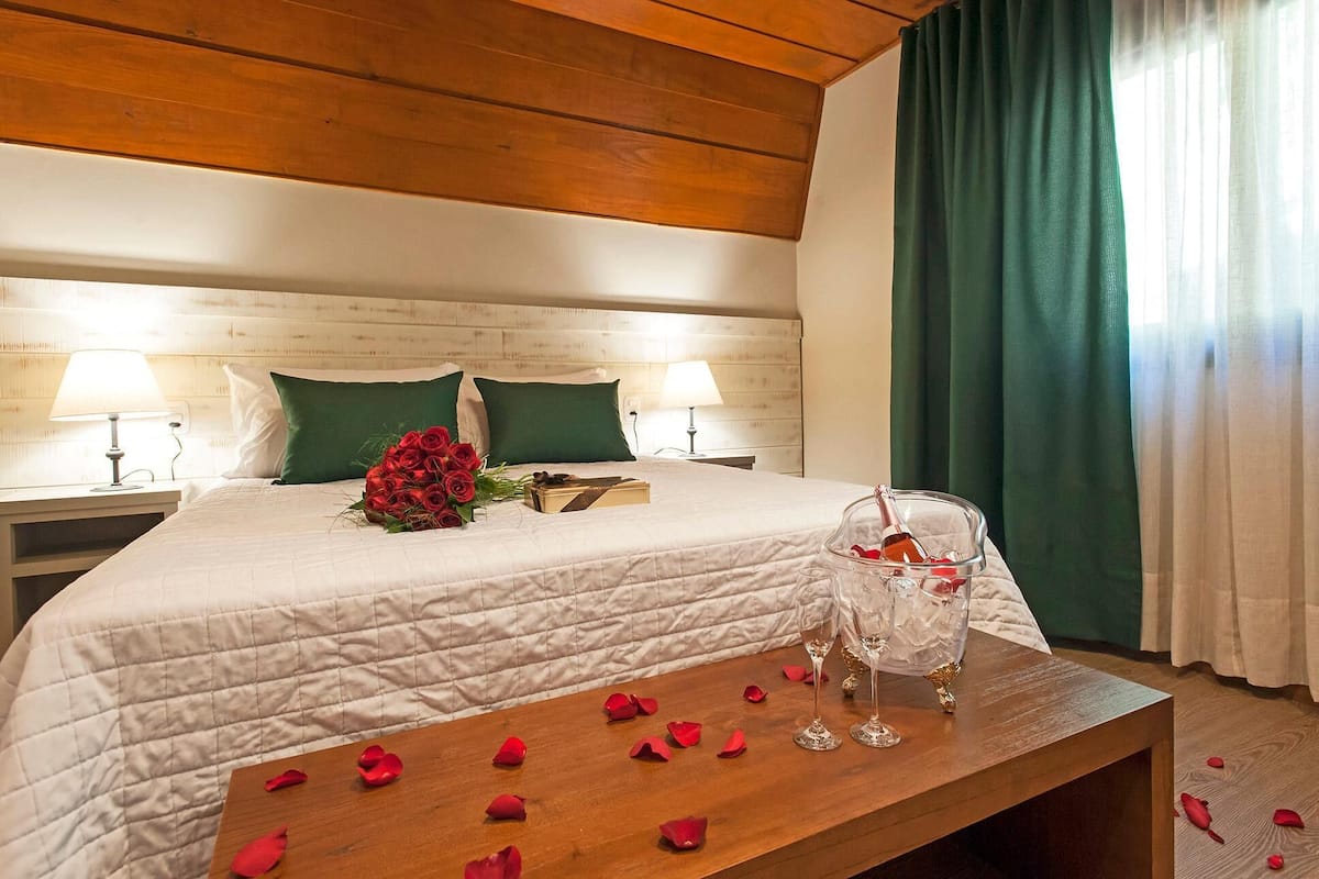 1 Schlafzimmer, Minibar, Schreibtisch, Verdunkelungsvorhänge