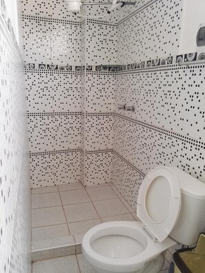 Shower, rainfall showerhead, towels