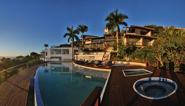Piscina externa
