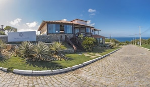 Fachada da propriedade