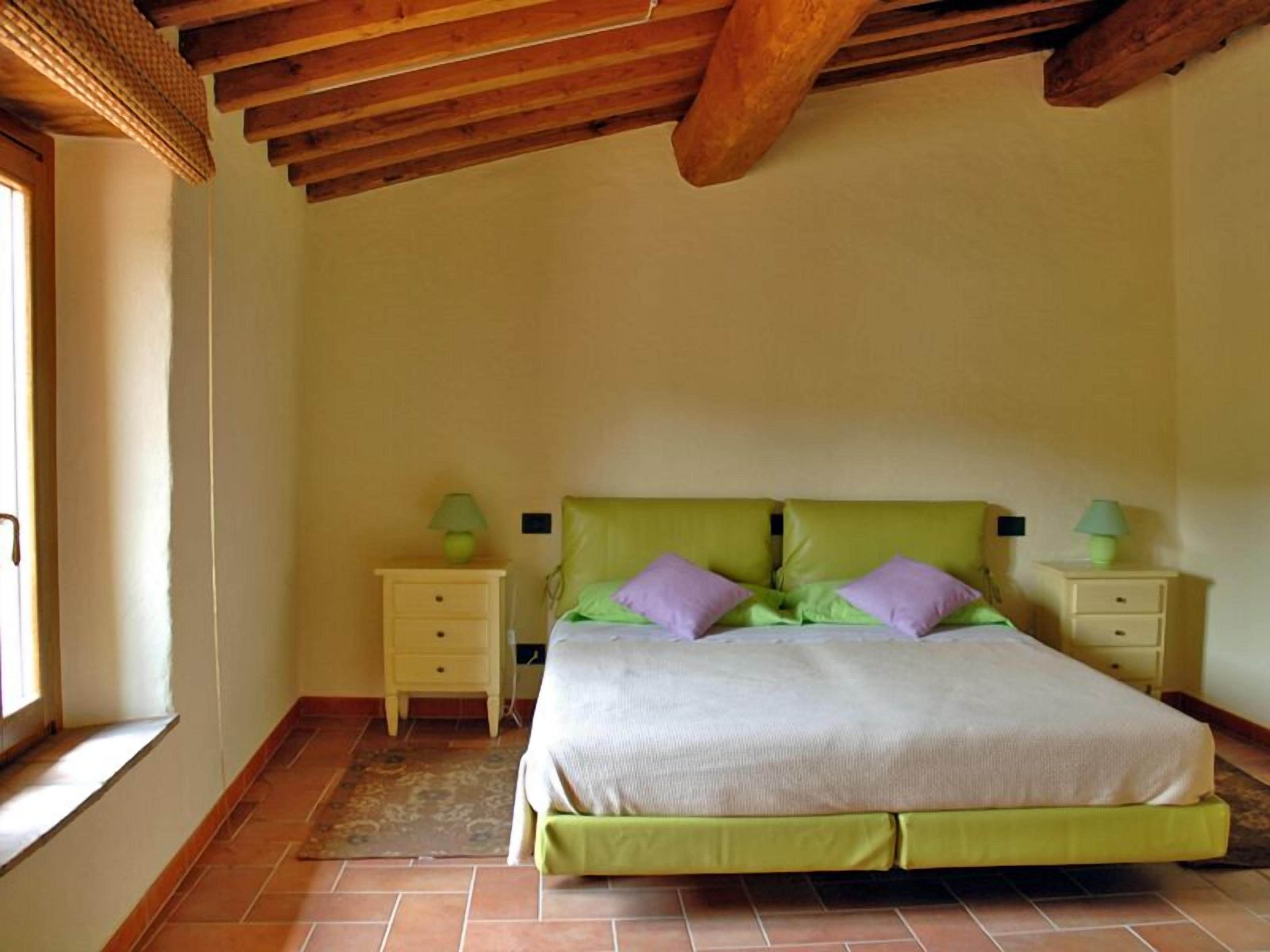 Camera con letto matrimoniale o 2 letti singoli, non fumatori | Una scrivania, ferro/asse da stiro