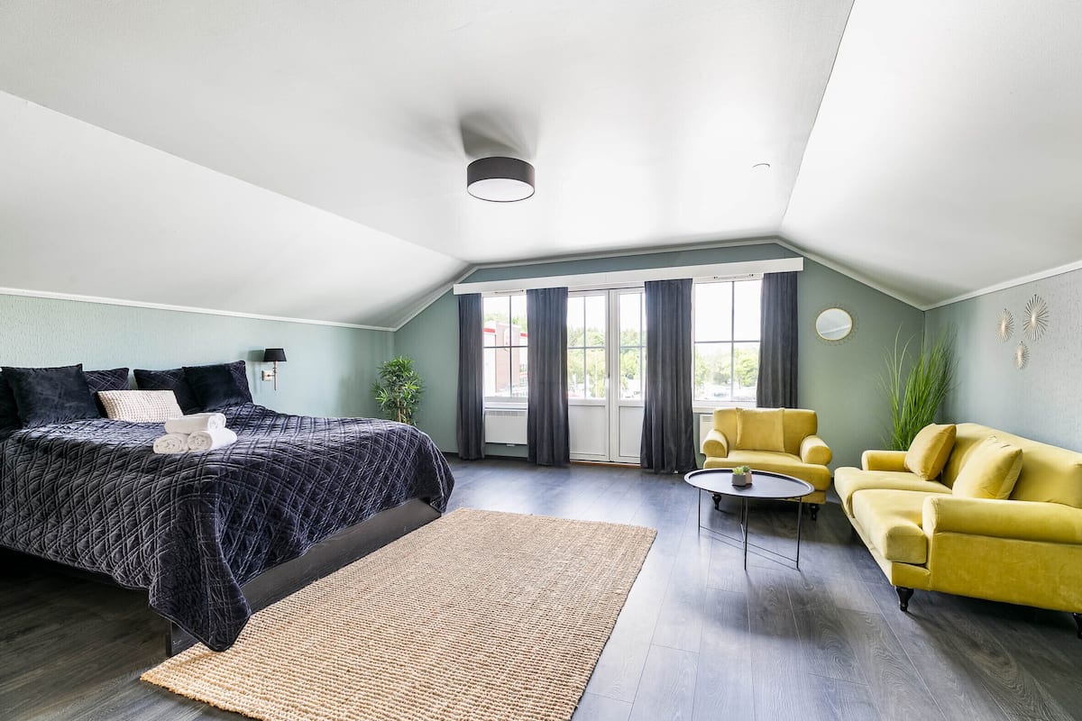 Family Room Deluxe | 書桌、熨斗/熨衣板、免費無線上網、床單