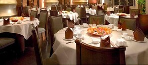 Frokost, lunsj og middag serveres, tyrkiske retter 