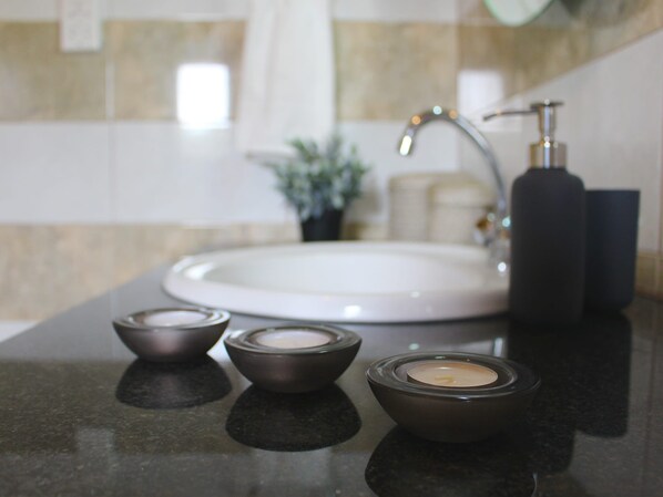 Superior Apartment | Bathroom sink