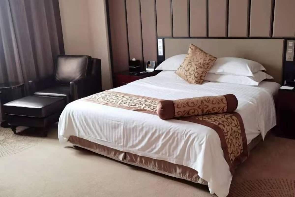 Een minibar, een kluis op de kamer, extra bedden, wifi