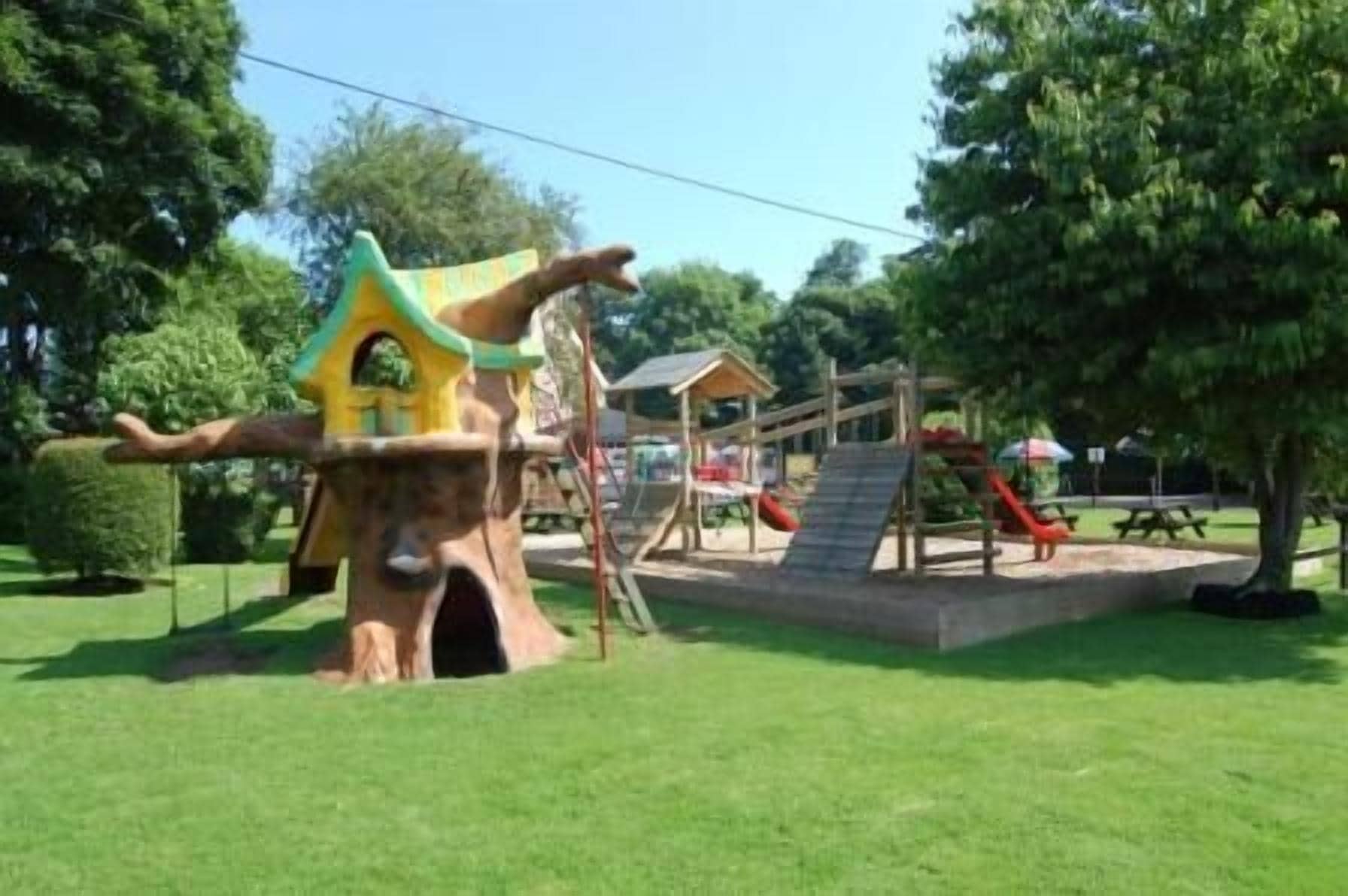 Children’s play area – outdoor