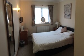 Individually decorated, individually furnished, free WiFi, bed sheets - The Sorrel Horse Inn (Ipswich)