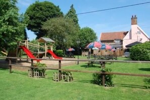 Children's play area - outdoor - The Sorrel Horse Inn (Ipswich)