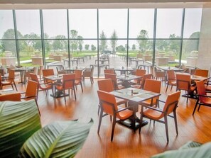 Frühstücksbuffet gegen Gebühr