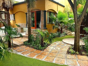 Luxury Apartment One 48M2 | 花园景观