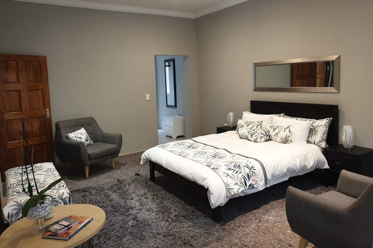 Luxury Double Room | Peralatan tempat tidur premium, Wi-fi percuma, cadar katil