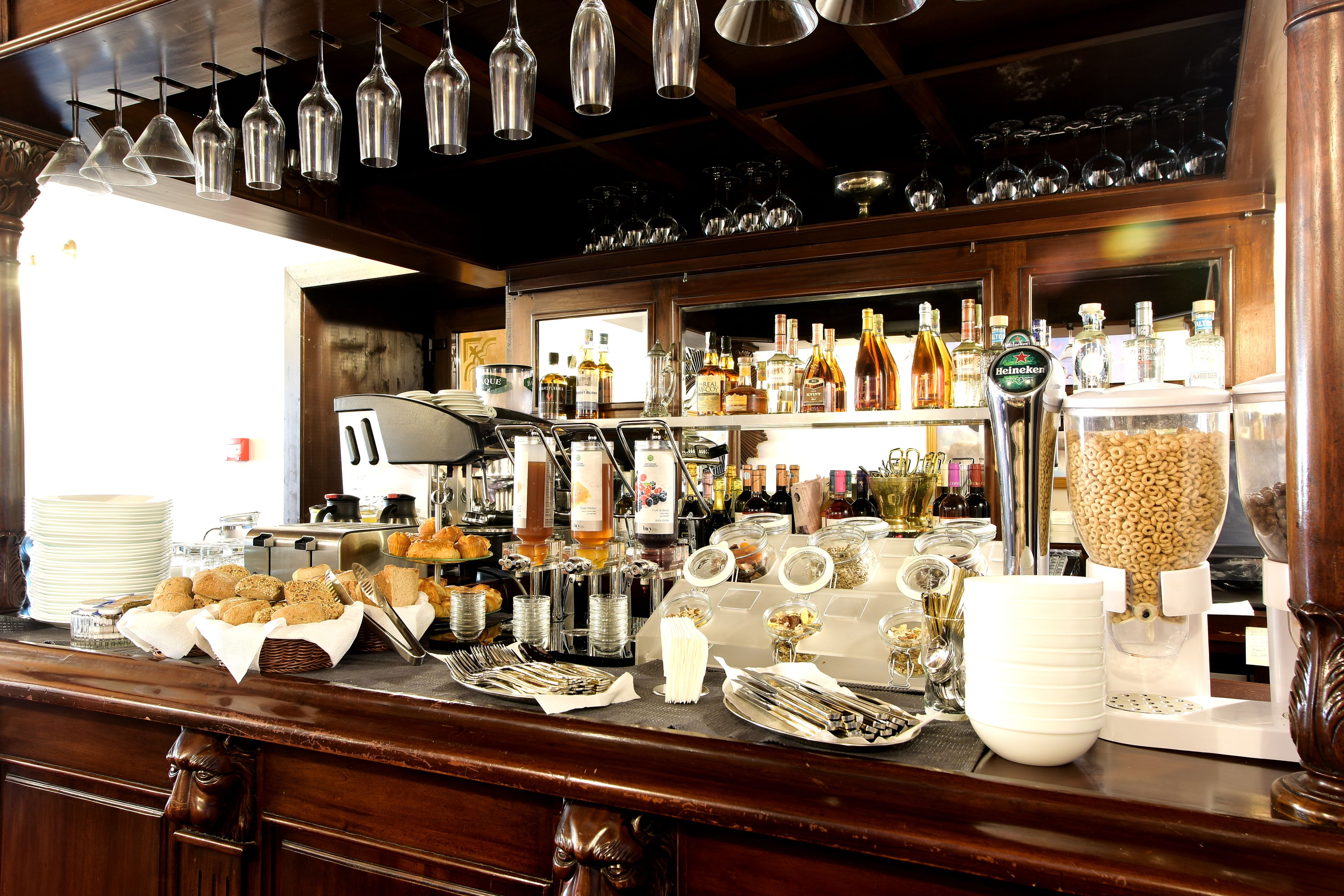 Frokostbuffé hver dag (RON 47 per person)