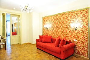 Deluxe Suite | 1 bedroom, premium bedding, free WiFi, bed sheets