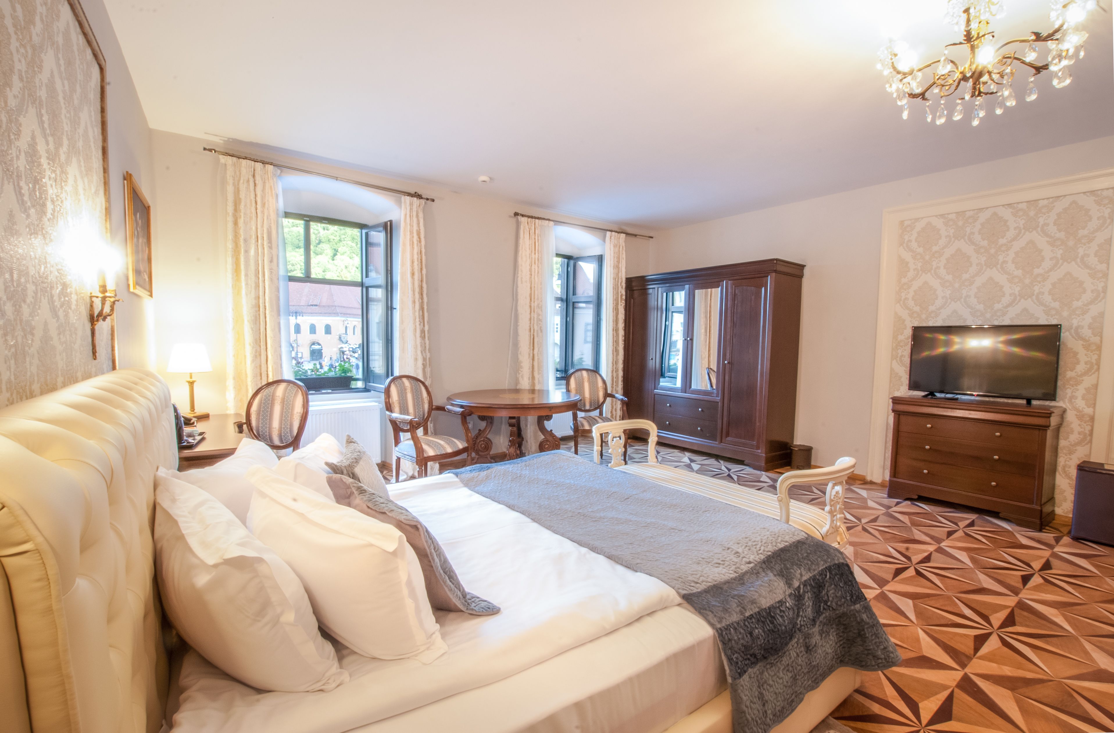 Quarto casal panorâmico, 1 cama King, vista para a montanha, ao lado da montanha | 1 quarto, roupas de cama premium, Wi-Fi de cortesia, roupa de cama