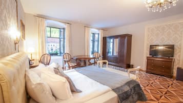 Panoramic Double Room, 1 King Bed, Mountain View, Mountainside | 1 bedroom, premium bedding, free WiFi, bed sheets