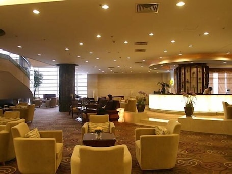Lobby sitting area. Qian'an Jin Jiang Hotel