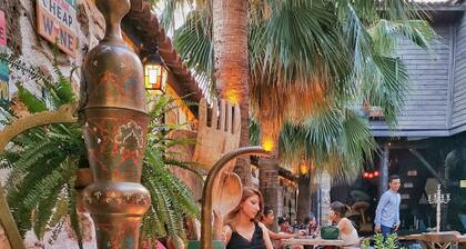 Old House Pub Hotels