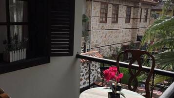 Quarto casal econômico | Sacada