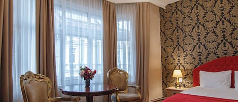 Suite, 2 chambres | Décoration personnalisée, bureau, chambres insonorisées, Wi-Fi gratuit