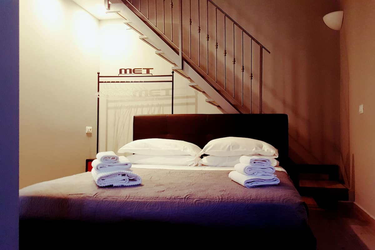 Appartamento | Biancheria da letto di alta qualità, una scrivania, insonorizzazione