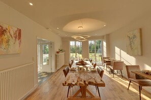 Sarapan Eropah setiap hari (EUR 15.00 seorang) 