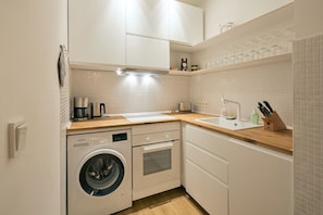 Apartment | Eigene Küche | Kühlschrank, Mikrowelle, Herdplatte, Geschirrspüler