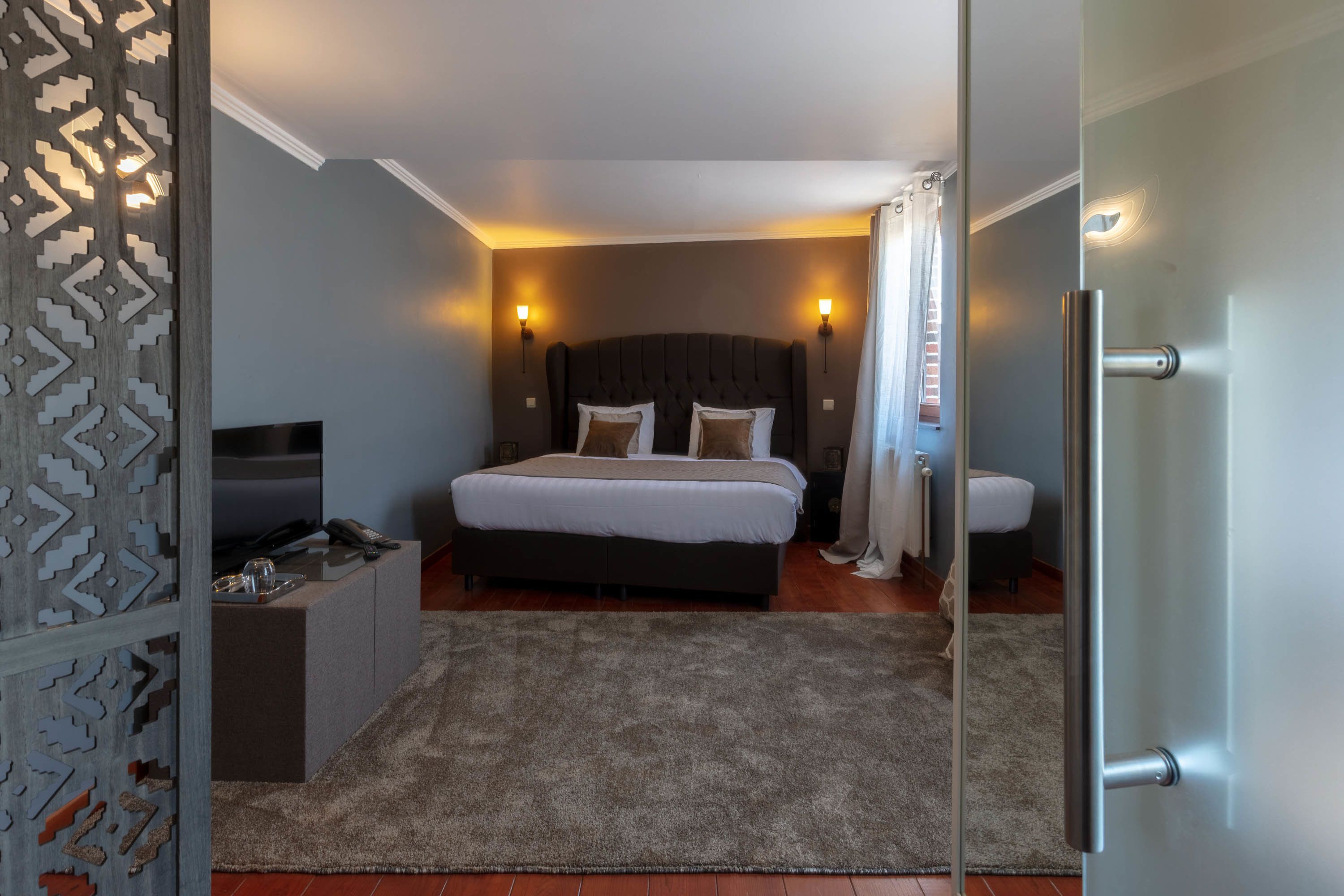 suite | desk, blackout curtains, iron/ironing board, free wifi