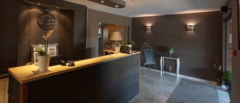 Kios check-in/check-out
