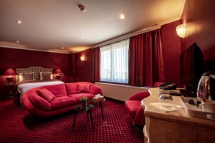 Desk, blackout drapes, iron/ironing board, free WiFi