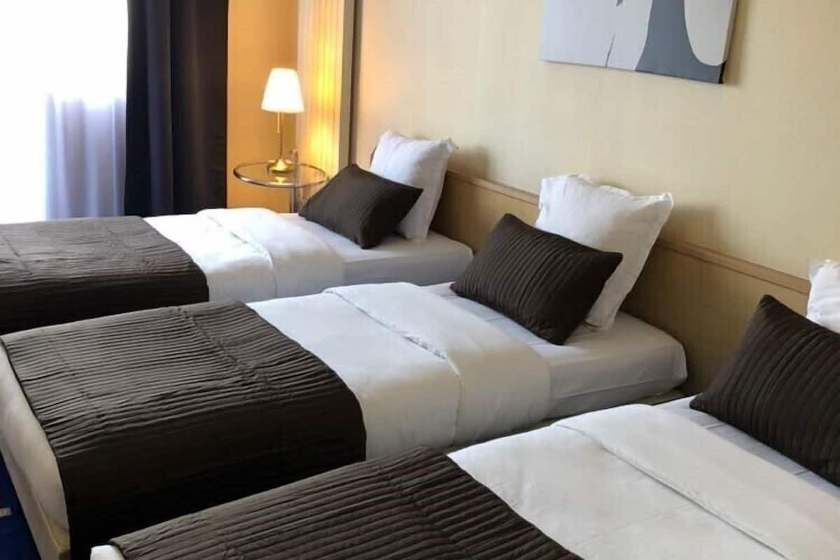 triple room | desk, blackout curtains, iron/ironing board, free wifi