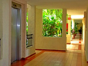 Hallway - Ground level Apartment w Balcony RDS (Playa del Carmen)