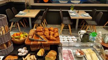 Daily buffet breakfast (EUR 13 per person)